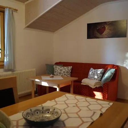 Haus Latschenheim شقة